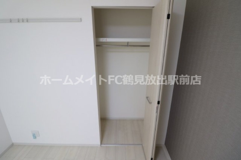 東大阪市稲田本町１丁目のアパートの収納