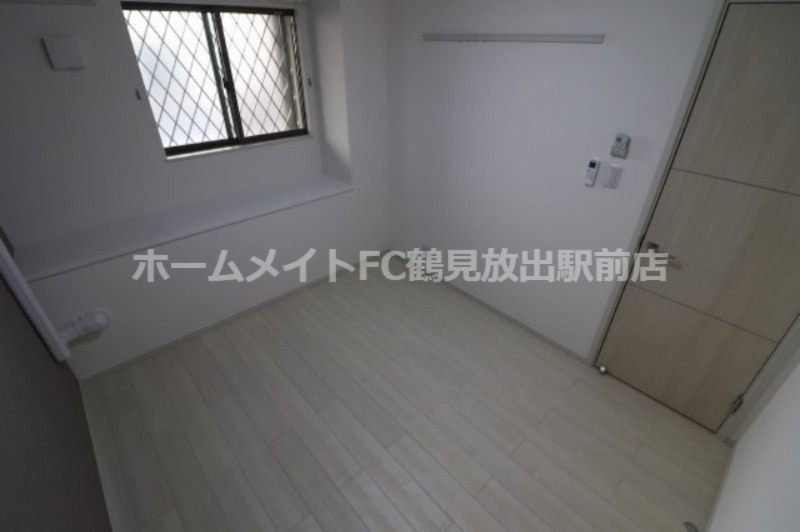 東大阪市稲田本町１丁目のアパートの洋室