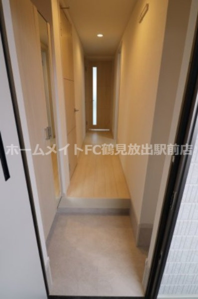 東大阪市稲田本町１丁目のアパートの玄関