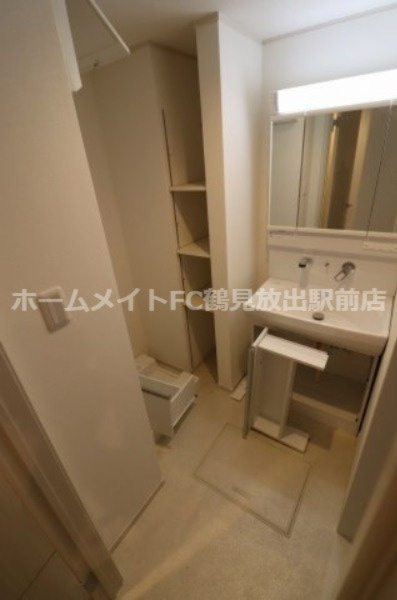 東大阪市稲田本町１丁目のアパートの洗面所