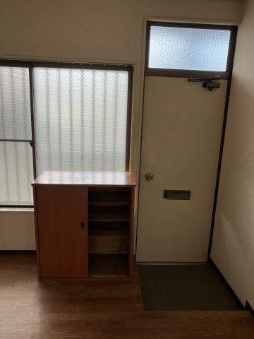 シティハイツあさかの玄関