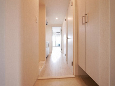 【玄関】 | フォーリアライズ難波南レーヴ | ゆったりとした玄関です