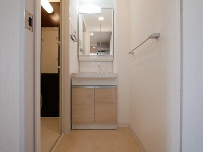 【洗面所】 | フォーリアライズ難波南レーヴ | コンパクトで使いやすい洗面所