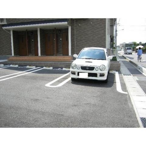 グレース上河原Ｂの駐車場