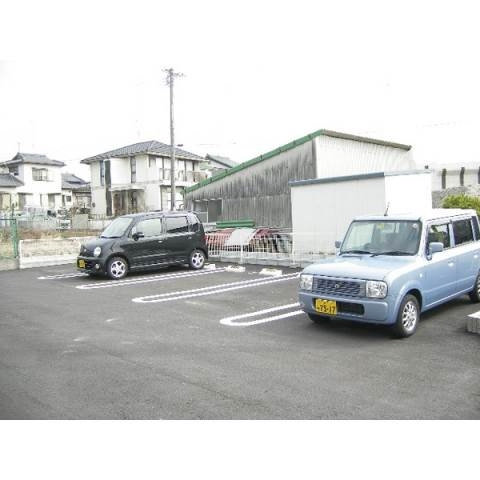 ネオドリームパレスの駐車場