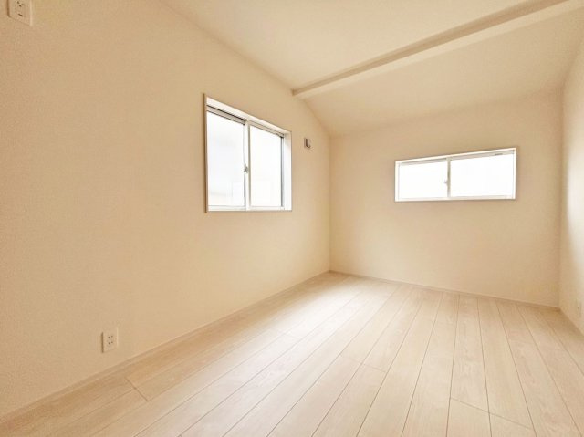 ブルーミングガーデン末成町新築一戸建て│3LDK+並列駐車2台可の洋室|-洋室5.5帖(2F)-