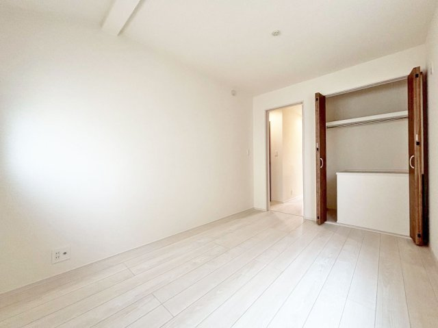 ブルーミングガーデン末成町新築一戸建て│3LDK+並列駐車2台可の洋室|-洋室5.5帖(2F)-