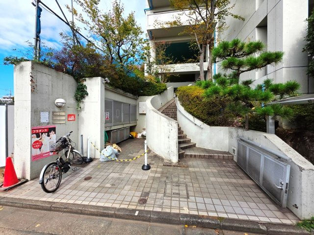 【エントランス】 | MOZART'90