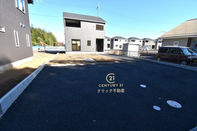 Cradlegarden　 水戸市河和田町　第3　12の駐車場|駐車場は十分なスペース。ご家族それぞれが車をご所有の場合や、来客の際も安心です。
内覧可能です。ご予約はHPから、またお電話でもお気軽にどうぞ。