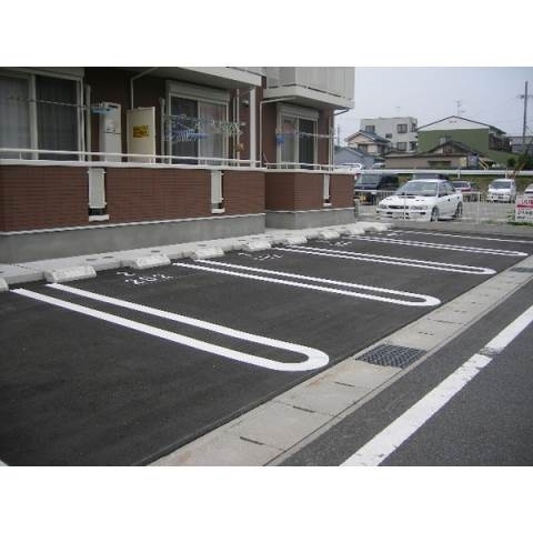 ベルコートⅡの駐車場