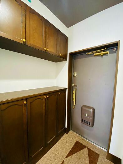 ライオンズマンション平安通の玄関