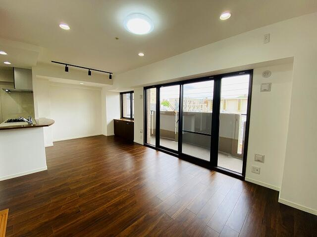 ライオンズマンション平安通の居間・リビング