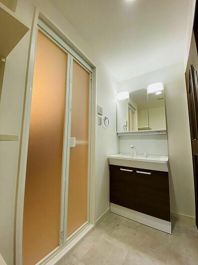 ライオンズマンション平安通の独立洗面台