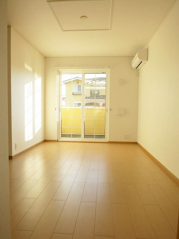 ガーデンハウス緑丘Ｄの居間・リビング