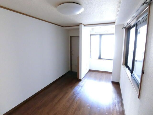 マーベラスハイムの居間・リビング