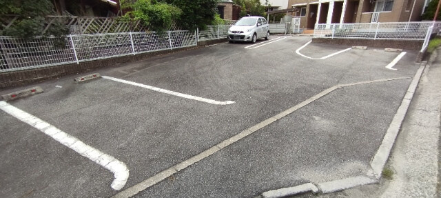 ドルチェの駐車場