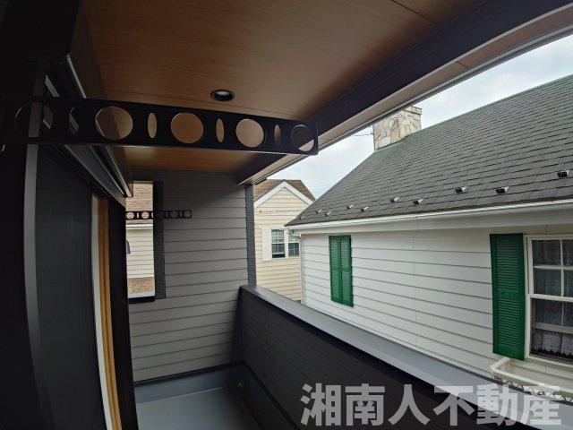 茅ヶ崎市矢畑　未入居中古一戸建てのバルコニー|お洗濯にも便利なバルコニー付き