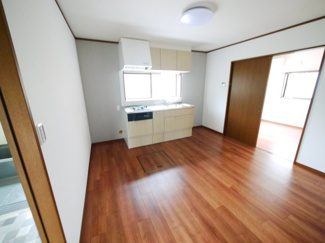 【居間・リビング】 | 東金市下武射田　平家中古戸建 | 内外装リフォーム済み令和7年8月 3DK平家 車6台可 敷地約62坪  閑静な分譲地内