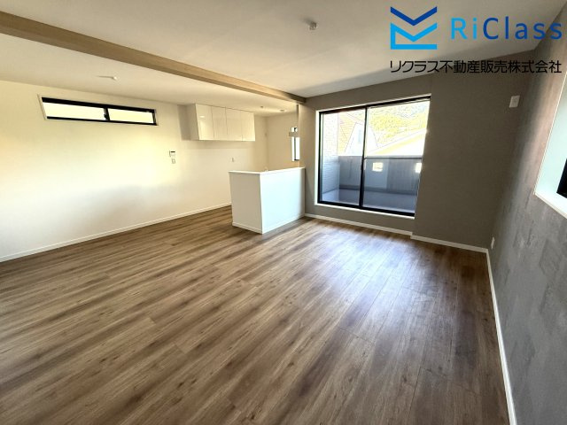 新築戸建　神戸市長田区上池田１丁目1の居間・リビング|ゆったりとしたリビングです