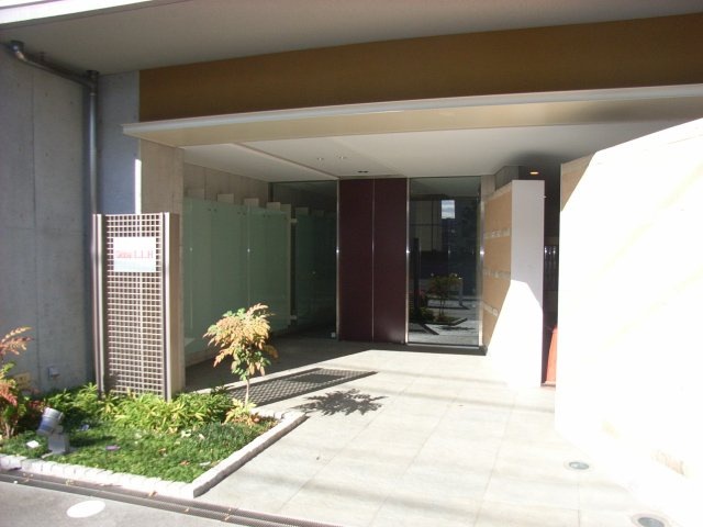 ヴェローナ亀戸LLHのエントランス