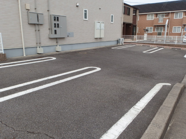 サニー　ヒルの駐車場