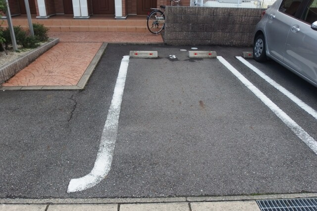 パークメゾン松下の駐車場