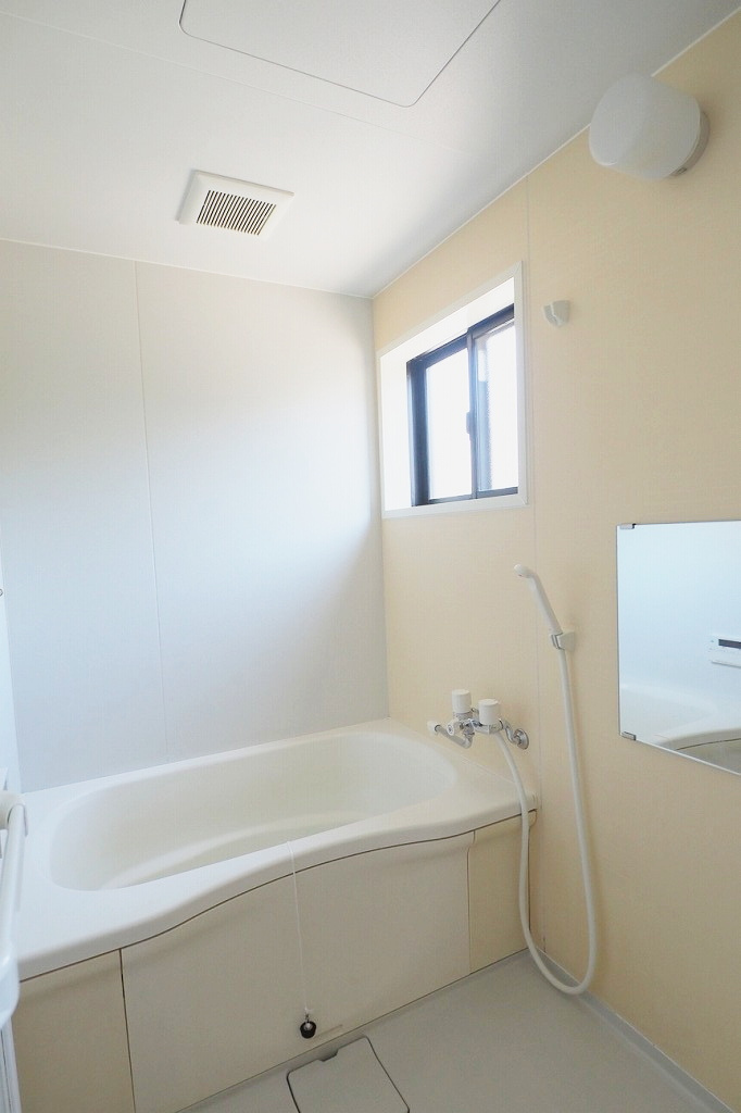 横手住宅の浴室