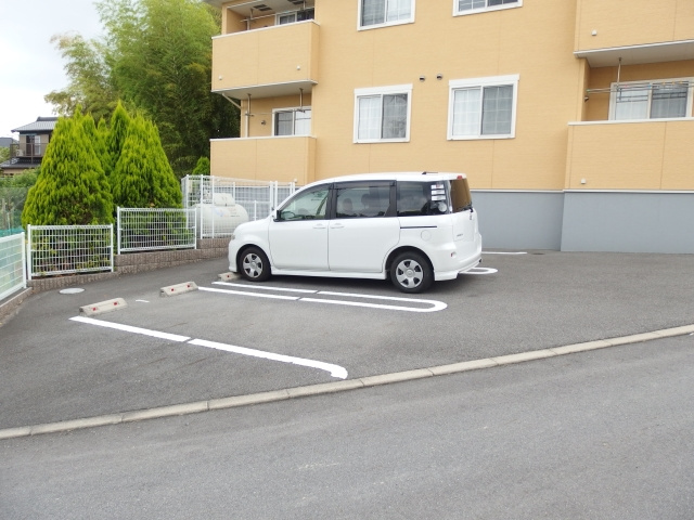 レインボーヒルⅡの駐車場