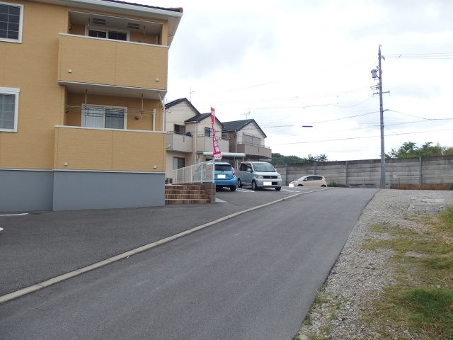 レインボーヒルⅡの駐車場