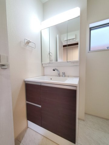 三郷市　彦糸1丁目　新築戸建　全6棟のキッチン|施工例です