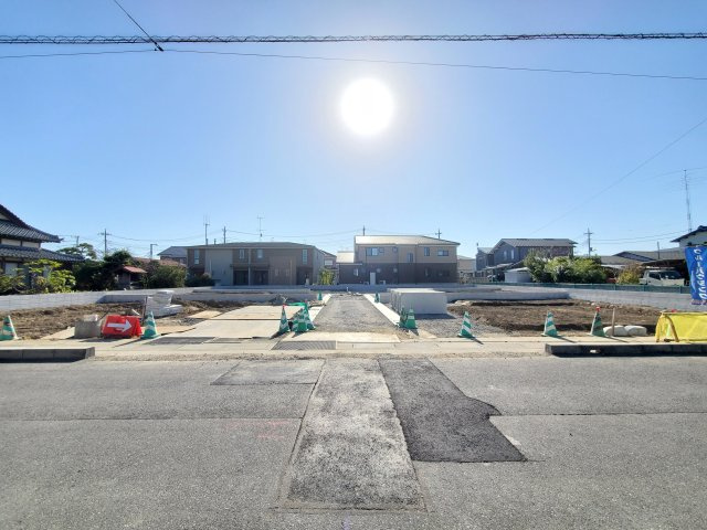 三郷市　彦糸1丁目　売地　全6区画の前面道路含む現地写真|前面道路含む現地写真です