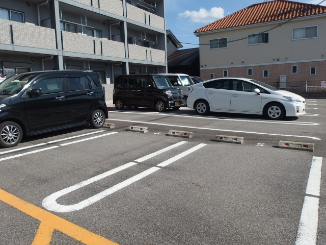 グレイスコートの駐車場