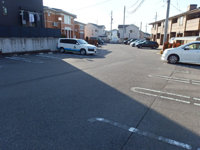 イリスＤの駐車場