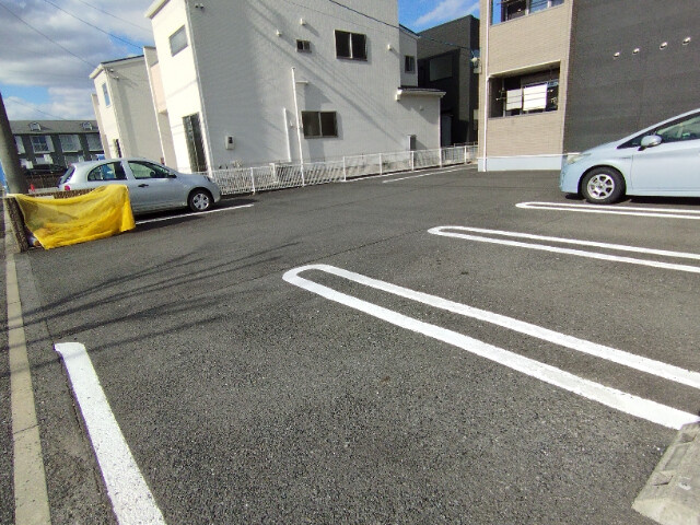 グランツの駐車場