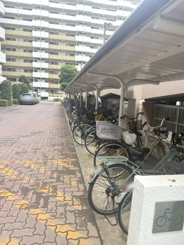 谷津パークタウン参番街団地43号棟のその他共用部分|駐輪場