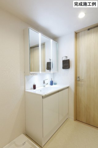 谷津パークタウン参番街団地43号棟の独立洗面台|※完成施工例の為、実際の仕様とは異なる場合がございます。