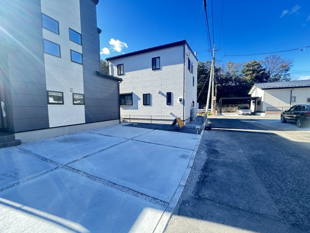 新築　高崎市日高町　2号棟の前面道路含む現地写真|現地写真　北側接道幅員約4.9ｍ
