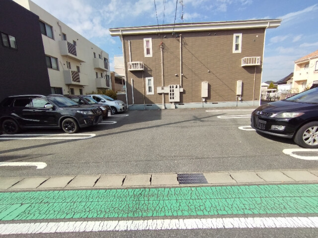 ポエム宇頭の駐車場