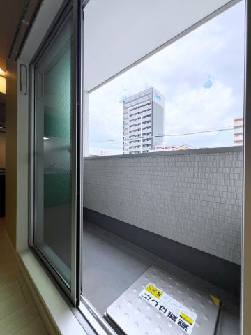 アヴォワール丸の内のバルコニー