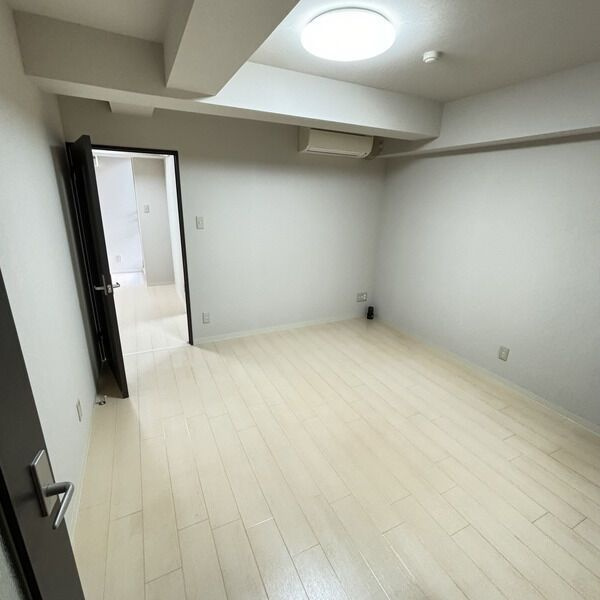 アヴォワール丸の内の内装