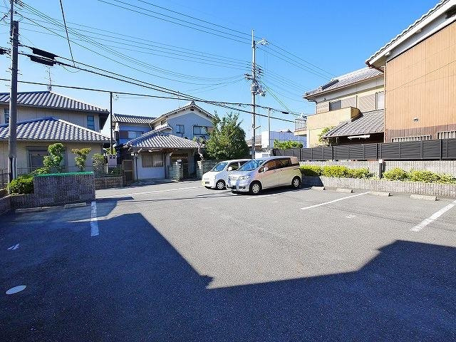 レオパレスＳＯＰＲＡの駐車場|駐車場完備です