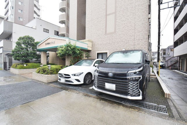 【駐車場】 | エンゼルピュア大森 | マンションの駐車場スペース。空きの有無や駐車料金、サイズ規定などについては、改めてお問い合わせください。～即日のご見学可能～　お問合せはお気軽にどうぞ。