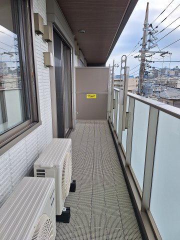 （シニア限定）グランビレッジ橋本のバルコニー|蛇口付きのバルコニー