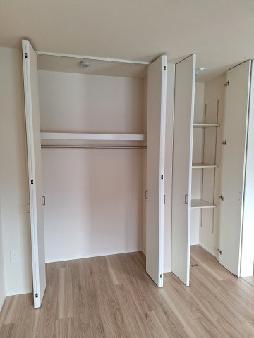 （シニア限定）グランビレッジ橋本の収納|クローゼットと棚付きの収納