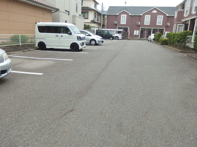 サンファミールⅠの駐車場