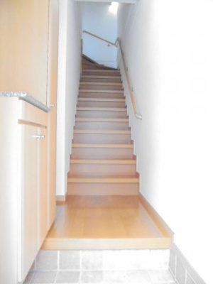 【玄関】 | Ｙ．クルメンⅡ | 収納もある玄関です