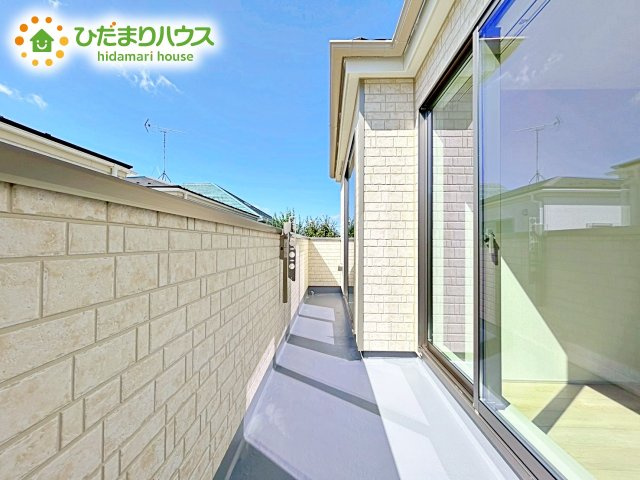 【バルコニー】 | 水戸市見和3丁目169番　新築戸建　A号棟 | 広々としたバルコニーは、大量の洗濯物を干しても余裕！お布団だって、家族全員分をいっきに干せますね(^O^)