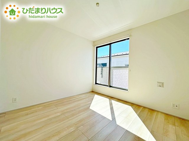 【洋室】 | 水戸市見和3丁目169番　新築戸建　A号棟 | バルコニーに面している居室なので、自然と光が差し込みます。