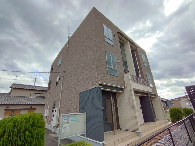 プラシードの外観