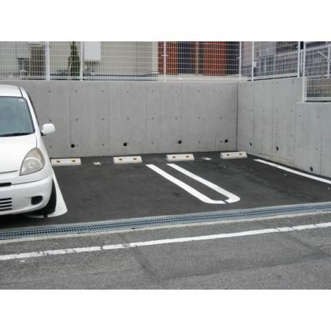 カレントカーサTKの駐車場